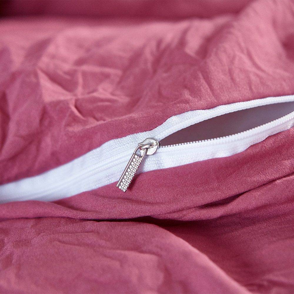zipper opening on pillows