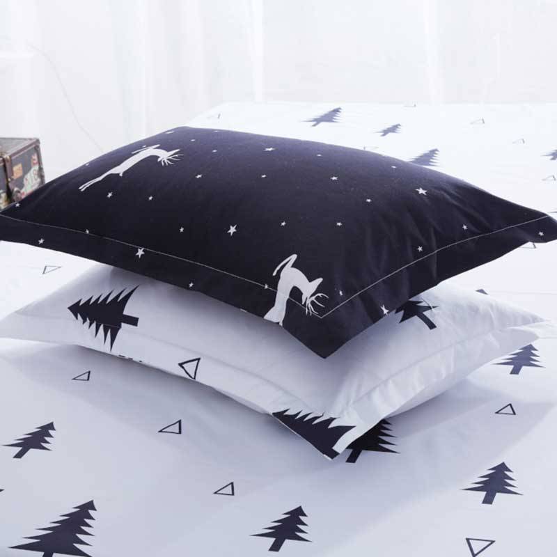 2pcs Black and White Xmas Pillows