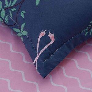 flamingo bedding closeup