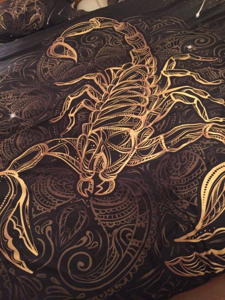 scorpion duvet cover close up
