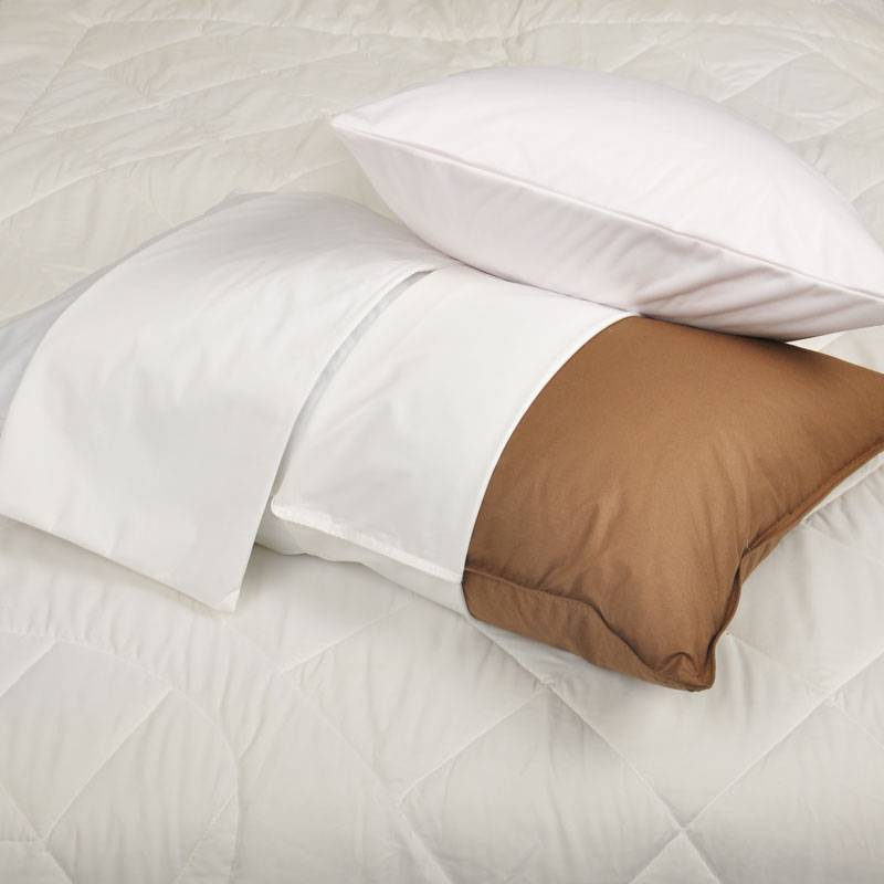Smooth Waterproof Bed Pillow Cover