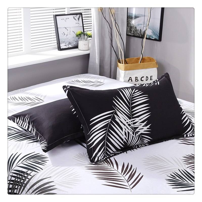 Nordic Black and White Palm Tree Bedding Set