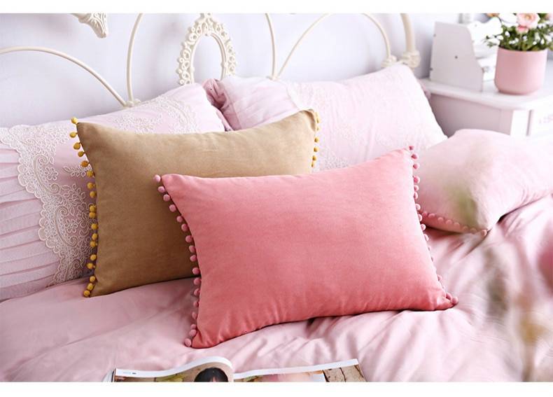 Pom Pom Decorative Lace Cushion Cover