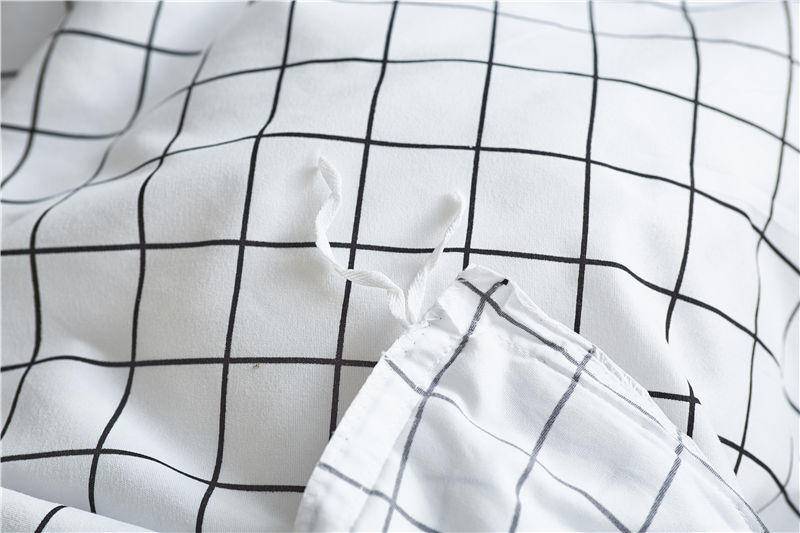 Minimalistic Grid Printed Duvet Cover