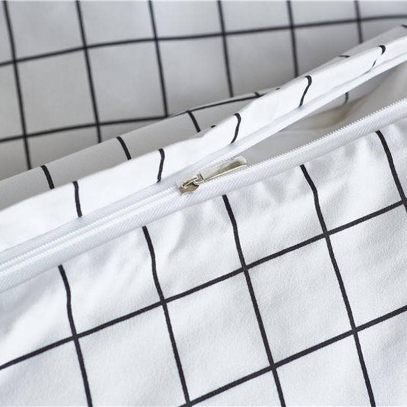 Minimalistic Grid Printed Duvet Cover Minimalistic Grid Printed Duvet Cover