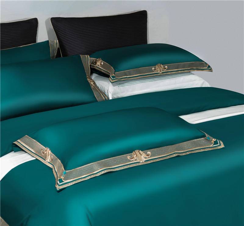 Golden Embroidery Luxury Royal Bedding Set -Premium Egyptian Cotton Golden Embroidery Luxury Royal Bedding Set -Premium Egyptian Cotton