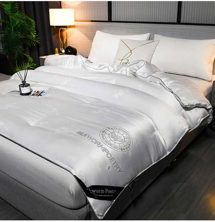 100% Mulberry Silk Comforter with Floral Design