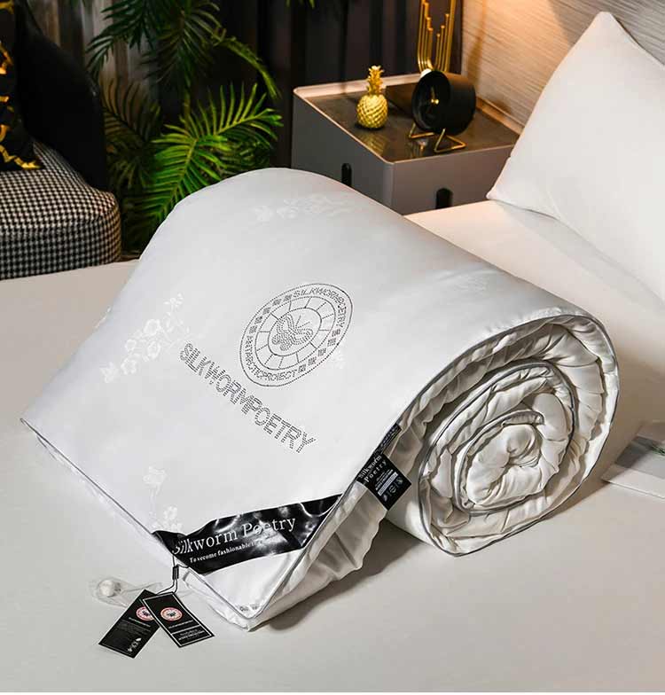 100% Mulberry Silk Comforter with Floral Design